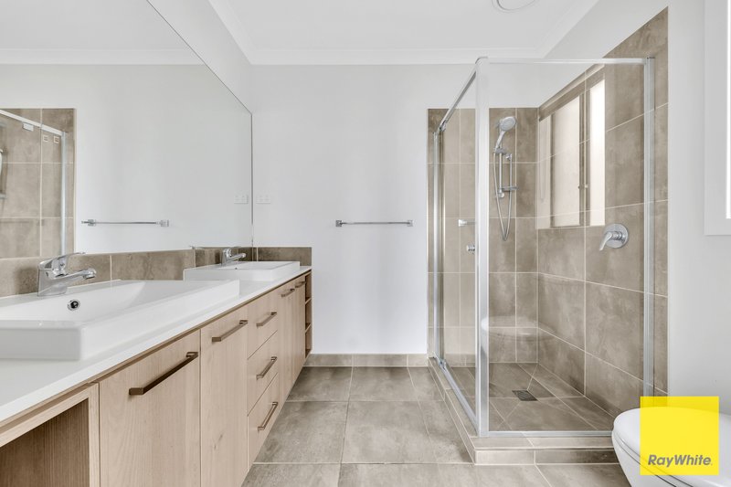 Photo - 144 Medallion Boulevard, Tarneit VIC 3029 - Image 12
