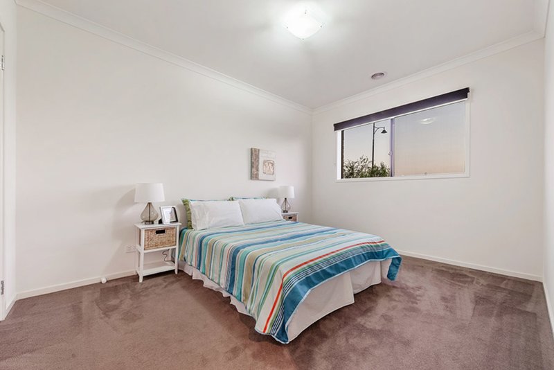 Photo - 144 Newbury Boulevard, Craigieburn VIC 3064 - Image 10