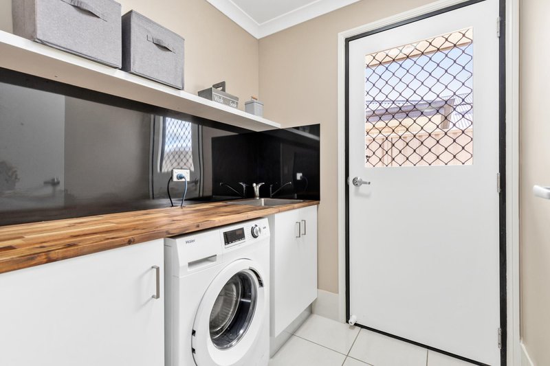 Photo - 144 Opal Street, Emerald QLD 4720 - Image 11