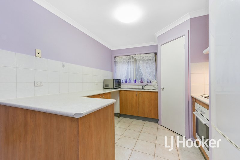 Photo - 14/4 Paydon Way, Hampton Park VIC 3976 - Image 5