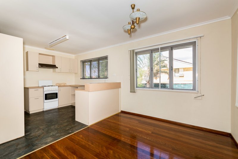 Photo - 144 Roscommon Road, Boondall QLD 4034 - Image 3