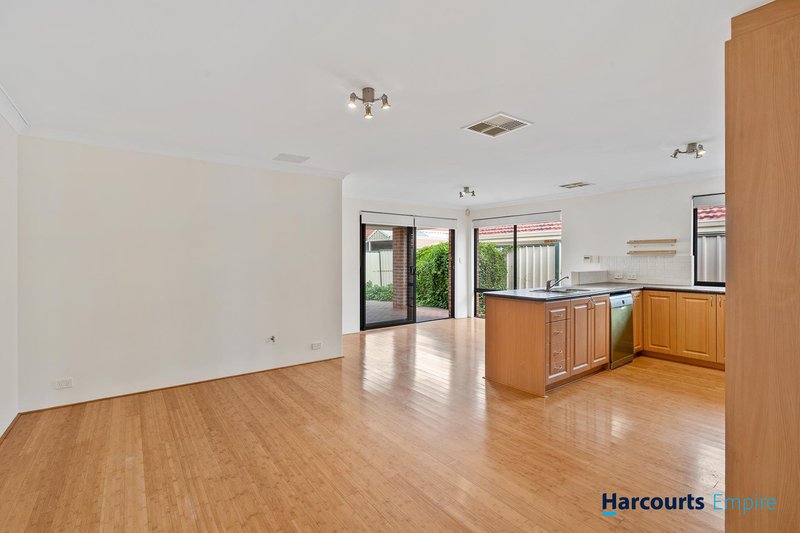 Photo - 1/44 Spoonbill Place, Queens Park WA 6107 - Image 2