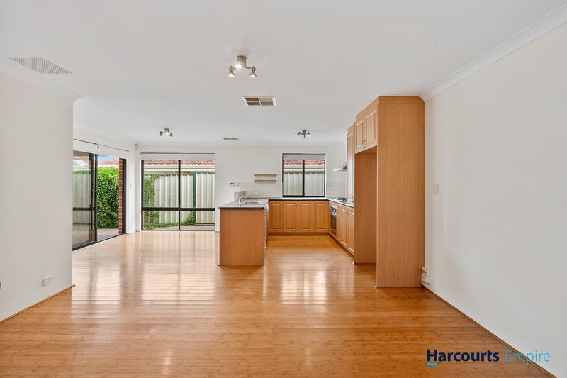 Photo - 1/44 Spoonbill Place, Queens Park WA 6107 - Image 3