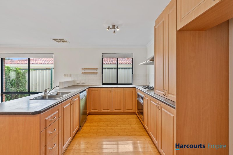 Photo - 1/44 Spoonbill Place, Queens Park WA 6107 - Image 4