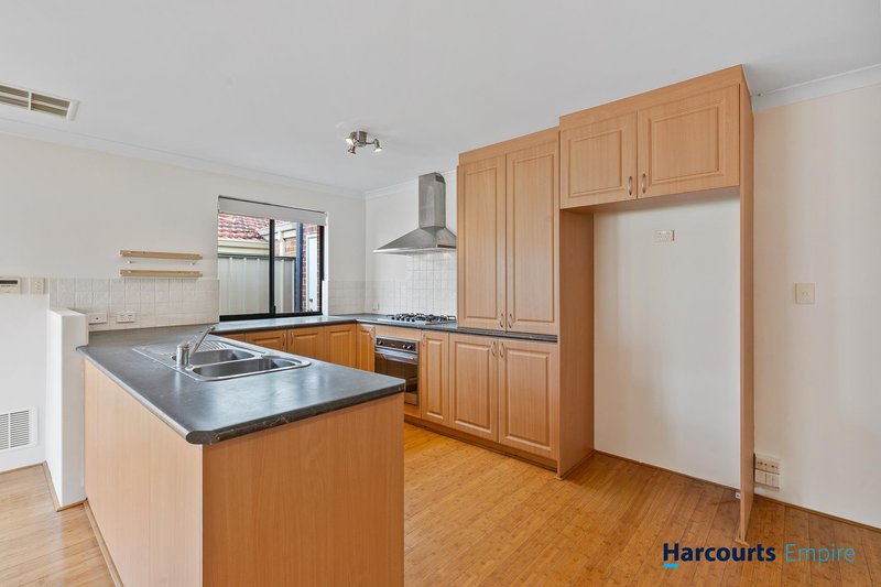 Photo - 1/44 Spoonbill Place, Queens Park WA 6107 - Image 5