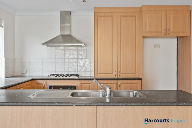 Photo - 1/44 Spoonbill Place, Queens Park WA 6107 - Image 6