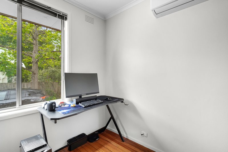 Photo - 1&4/4 St Bernards Road, Alphington VIC 3078 - Image 9