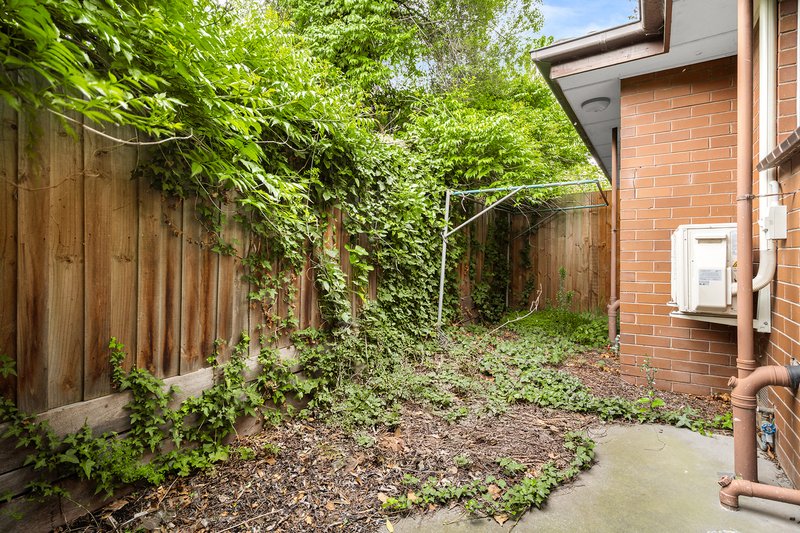 Photo - 1&4/4 St Bernards Road, Alphington VIC 3078 - Image 11