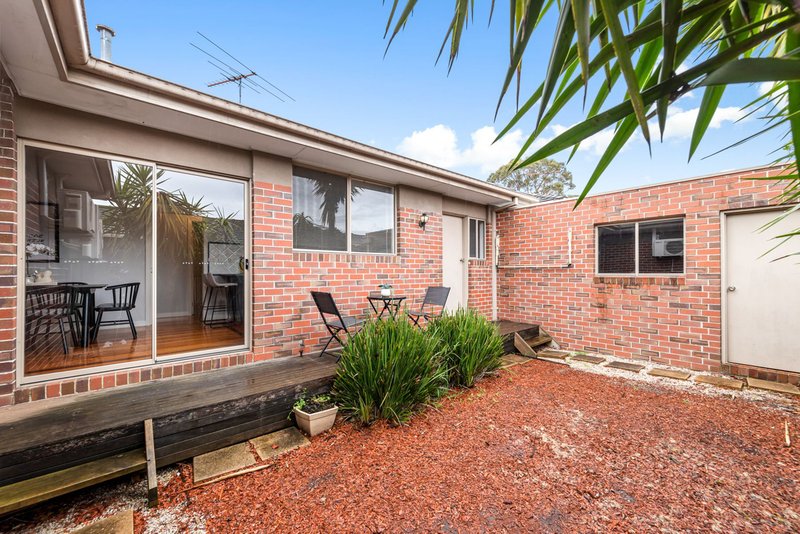 Photo - 1/44 Vermont Street, Glen Waverley VIC 3150 - Image 10