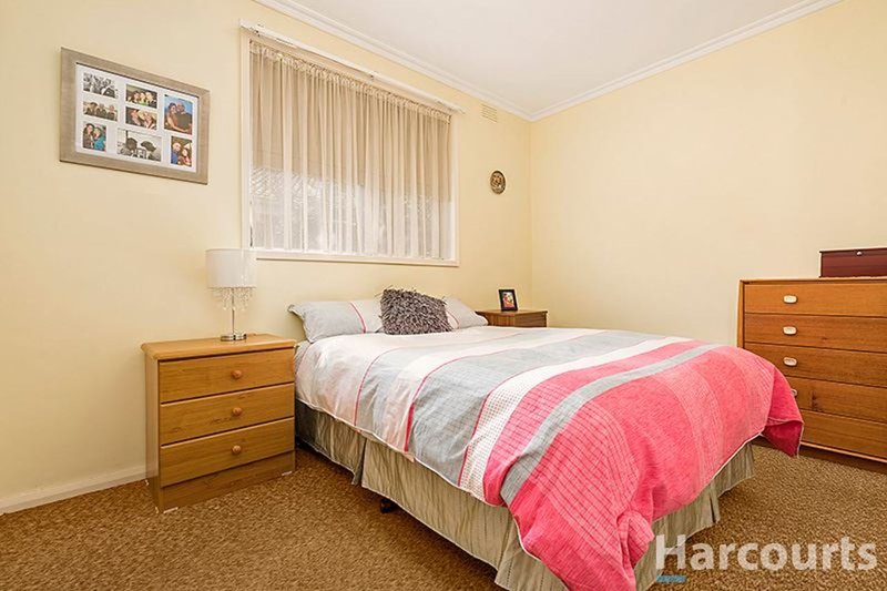 Photo - 144 Watsons Road, Glen Waverley VIC 3150 - Image 5