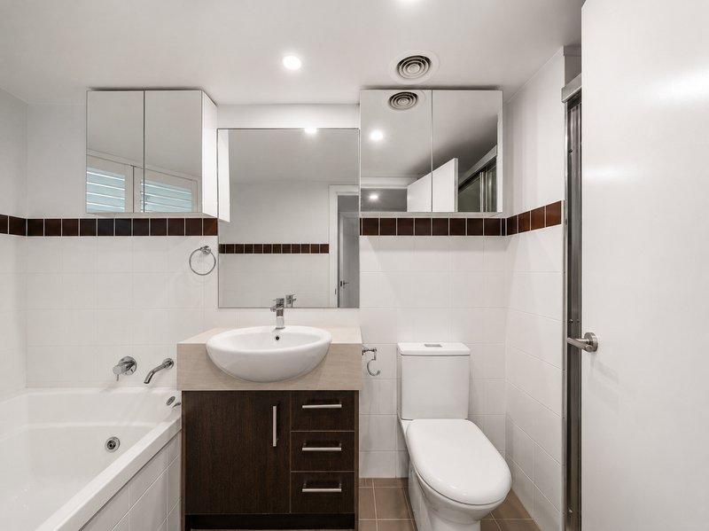 Photo - 14/41-43 Marine Parade, Redcliffe QLD 4020 - Image 16