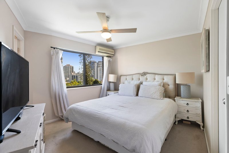 Photo - 14/41-45 Lambert Street, Kangaroo Point QLD 4169 - Image 3