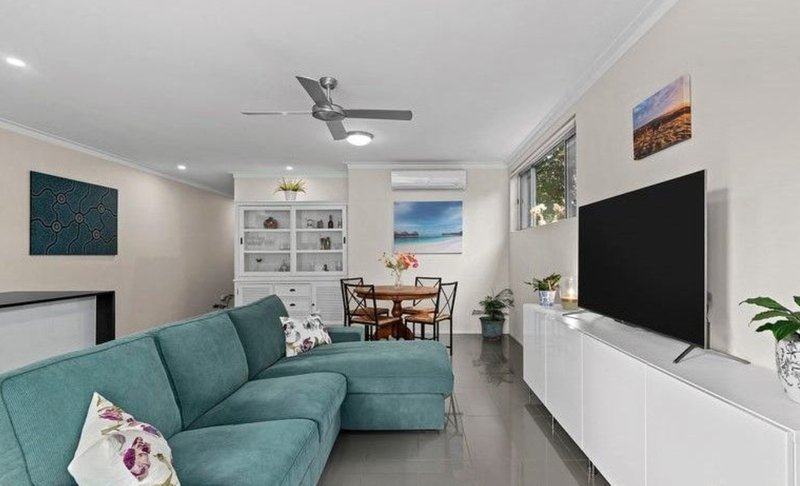 Photo - 1/441 Hawthorne Road, Bulimba QLD 4171 - Image 3