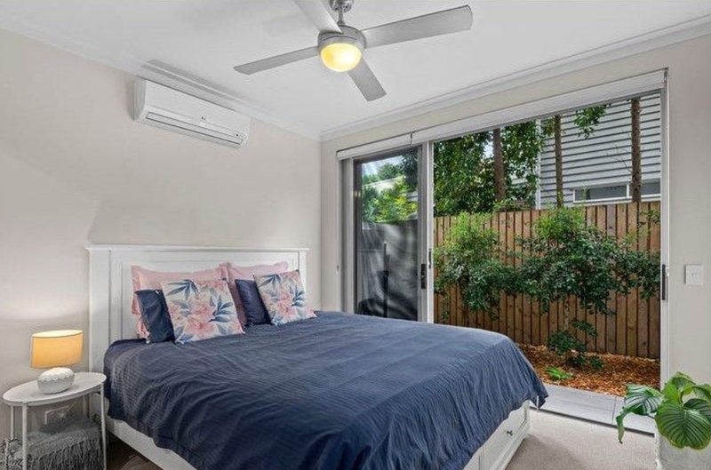 Photo - 1/441 Hawthorne Road, Bulimba QLD 4171 - Image 5