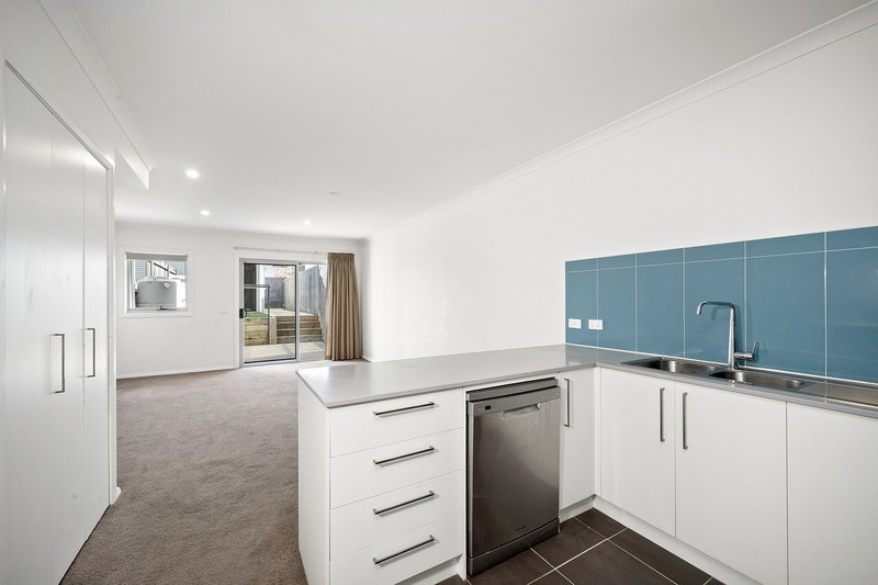 Photo - 144/142 Mapleton Avenue, Harrison ACT 2914 - Image 2