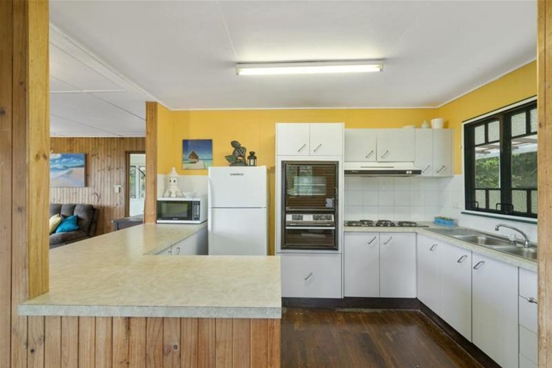 Photo - 1442 Currumbin Creek Road, Currumbin Valley QLD 4223 - Image 3