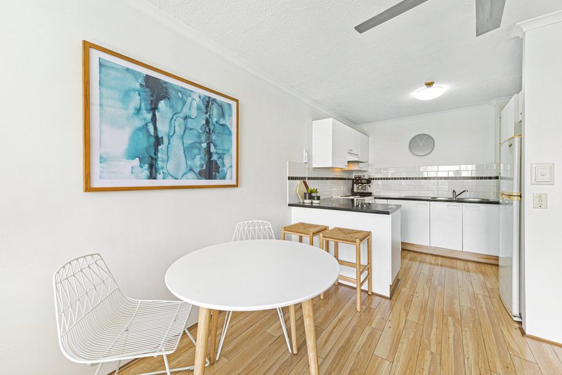Photo - 14/43 Enderley Avenue, Surfers Paradise QLD 4217 - Image 7