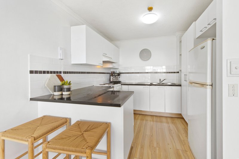 Photo - 14/43 Enderley Avenue, Surfers Paradise QLD 4217 - Image 8