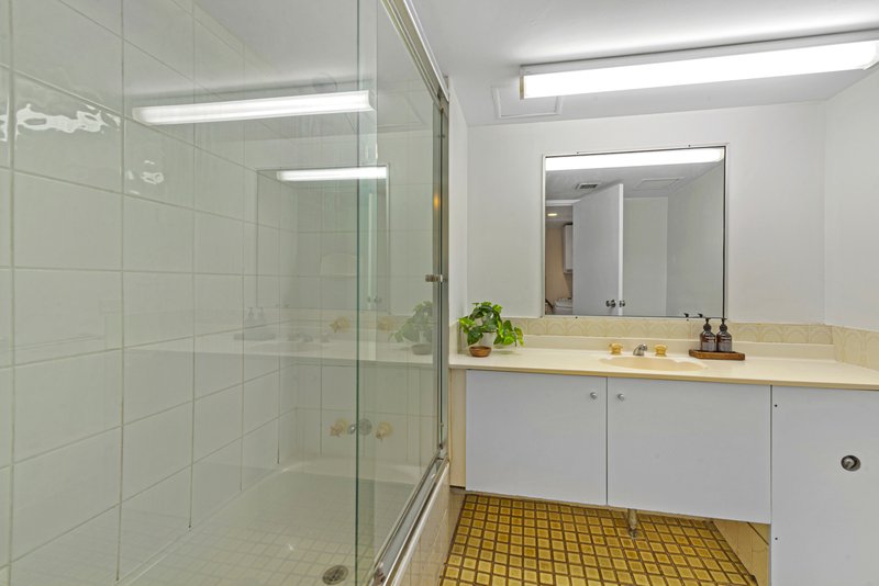 Photo - 14/43 Enderley Avenue, Surfers Paradise QLD 4217 - Image 11