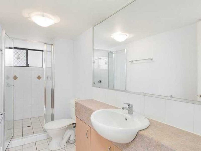 Photo - 14/44-66 University Drive, Meadowbrook QLD 4131 - Image 4