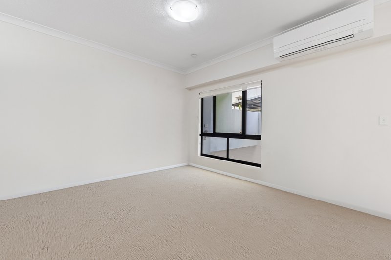 Photo - 1/448 Oxley Avenue, Redcliffe QLD 4020 - Image 5