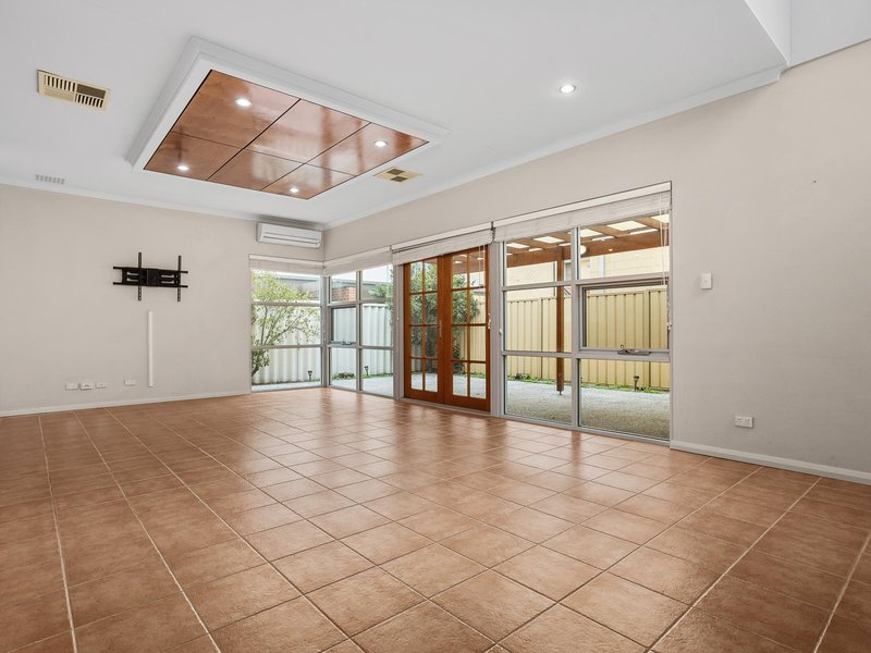 Photo - 144C Surrey Road, Rivervale WA 6103 - Image 3