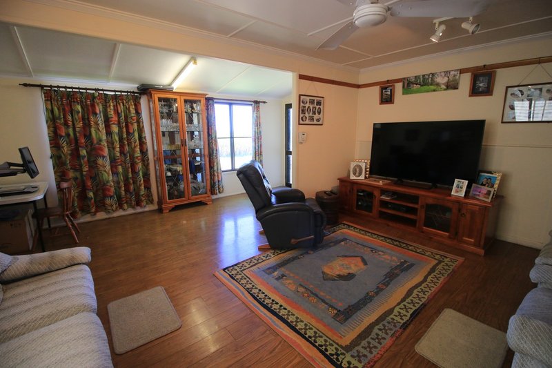 Photo - 145-147 Chippendale Street, Ayr QLD 4807 - Image 4