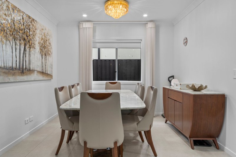 Photo - 145 Ashwood Circuit, Chambers Flat QLD 4133 - Image 4