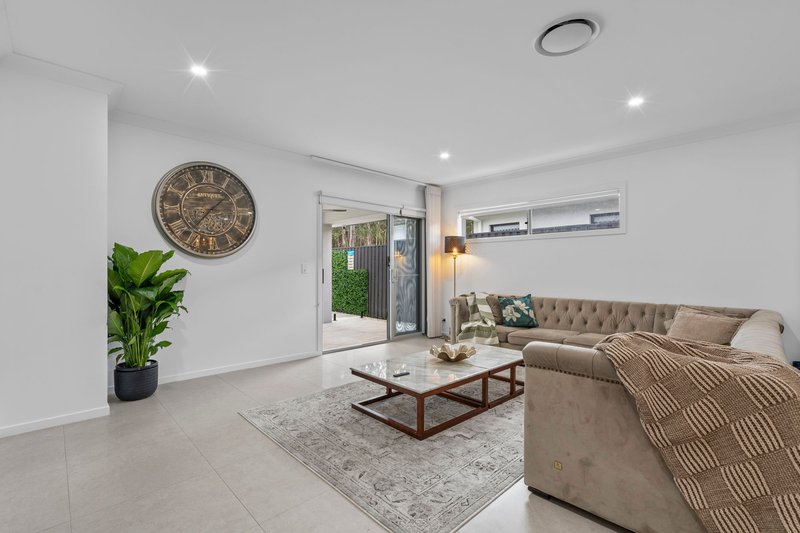 Photo - 145 Ashwood Circuit, Chambers Flat QLD 4133 - Image 6