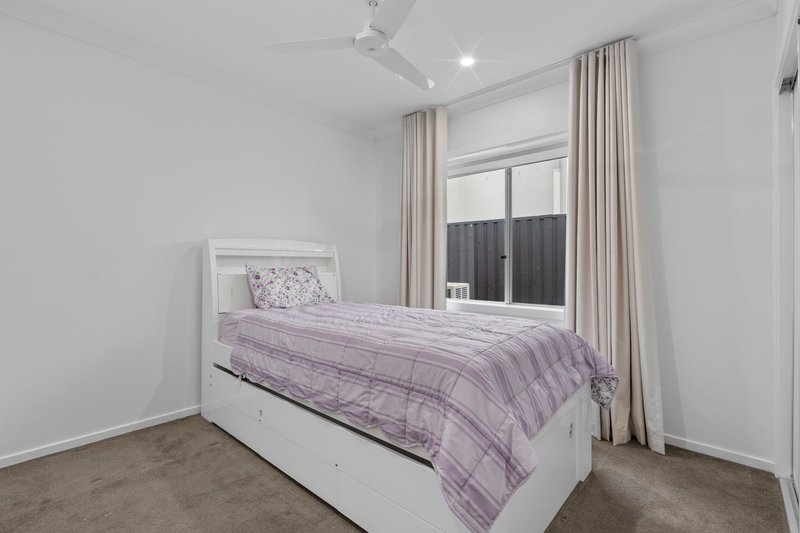 Photo - 145 Ashwood Circuit, Chambers Flat QLD 4133 - Image 9