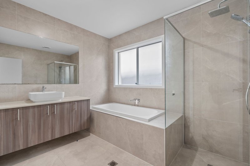 Photo - 145 Ashwood Circuit, Chambers Flat QLD 4133 - Image 13