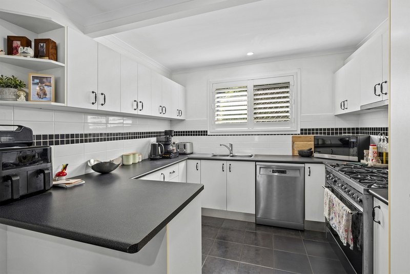 Photo - 145 Broadwater Road, Mount Gravatt East QLD 4122 - Image 6