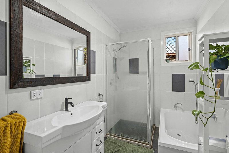 Photo - 145 Broadwater Road, Mount Gravatt East QLD 4122 - Image 9