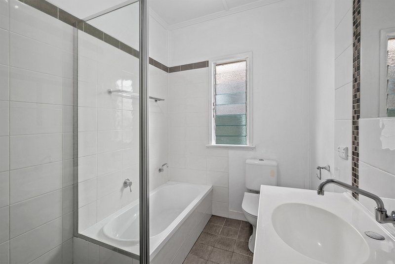 Photo - 145 Broadwater Road, Mount Gravatt East QLD 4122 - Image 17