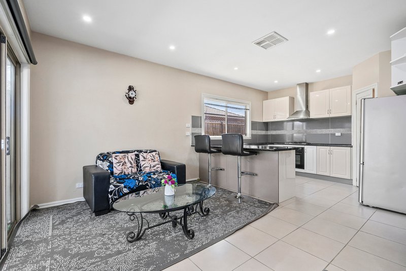 Photo - 1/45 Deakin Street, Bell Park VIC 3215 - Image 3