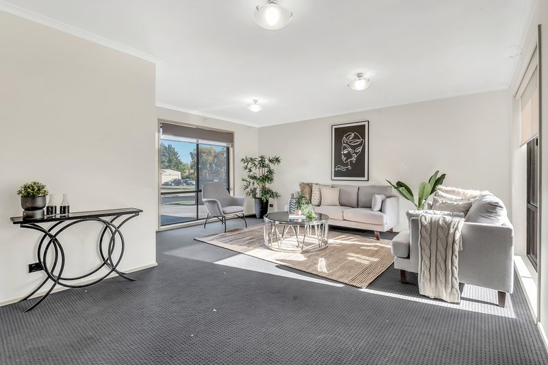 Photo - 1/45 Edington Way, Craigieburn VIC 3064 - Image 2