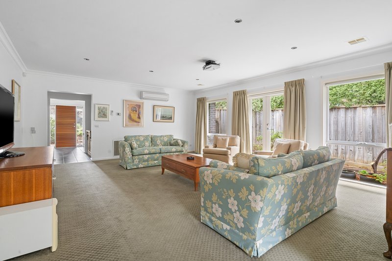 Photo - 145 Ernest Jones Drive, Macleod VIC 3085 - Image 3