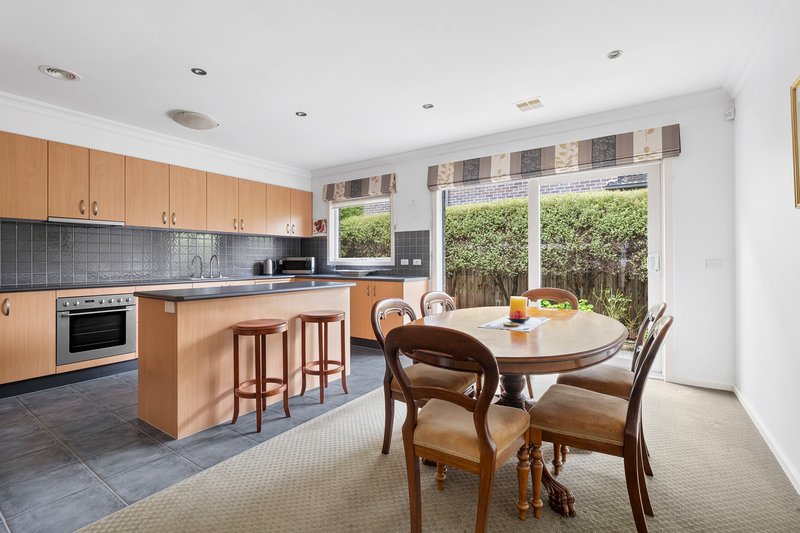 Photo - 145 Ernest Jones Drive, Macleod VIC 3085 - Image 4