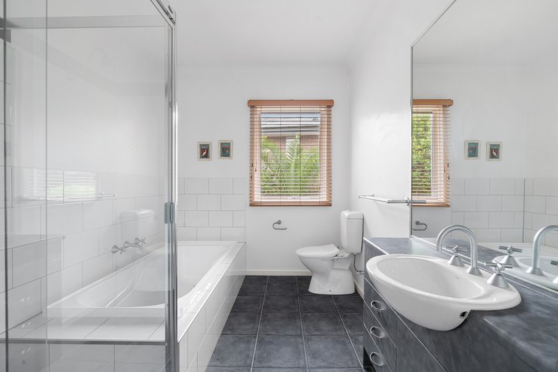 Photo - 145 Ernest Jones Drive, Macleod VIC 3085 - Image 7
