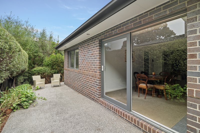 Photo - 145 Ernest Jones Drive, Macleod VIC 3085 - Image 12