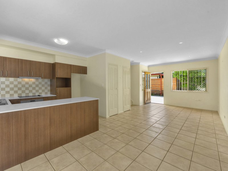 Photo - 1/45 Holmesbrook Street, Ashgrove QLD 4060 - Image 7