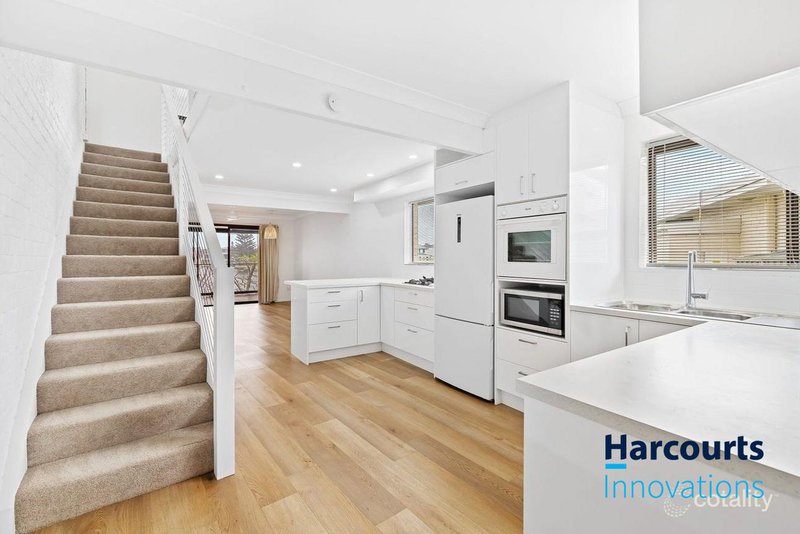 Photo - 1/45 Hooker Boulevard, Broadbeach Waters QLD 4218 - Image 5