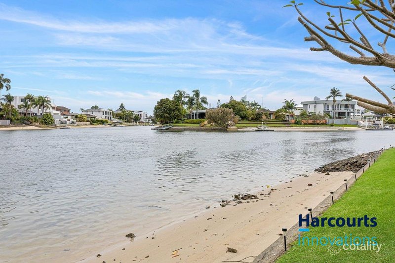 Photo - 1/45 Hooker Boulevard, Broadbeach Waters QLD 4218 - Image 16