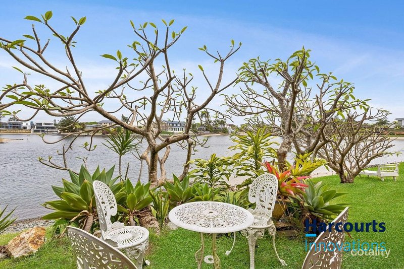Photo - 1/45 Hooker Boulevard, Broadbeach Waters QLD 4218 - Image 17