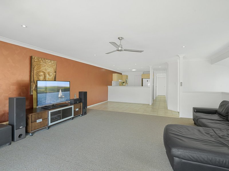 Photo - 1/45 Kildare Drive, Banora Point NSW 2486 - Image 3