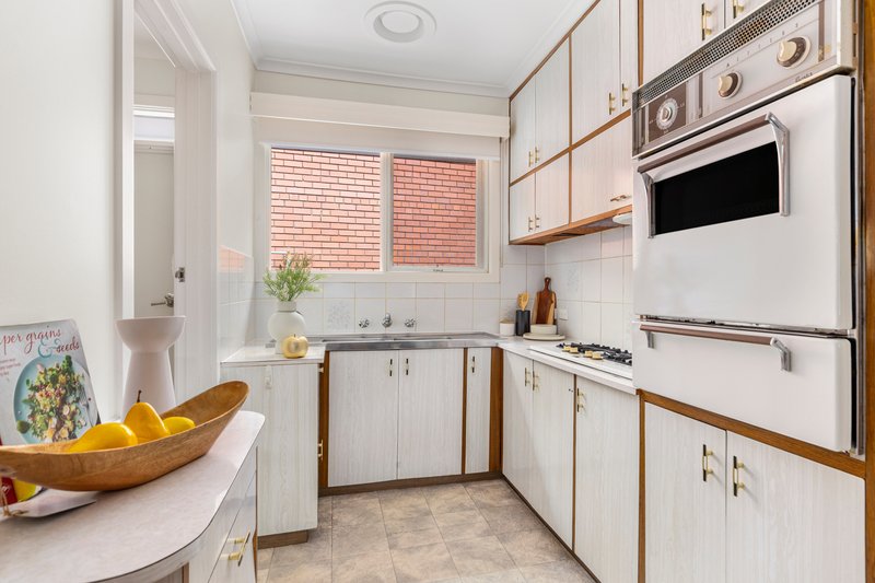 Photo - 1/45 Peacock Street, Burwood VIC 3125 - Image 4