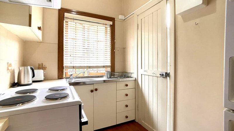 Photo - 1/45 Phillips Street, Spring Hill QLD 4000 - Image 3