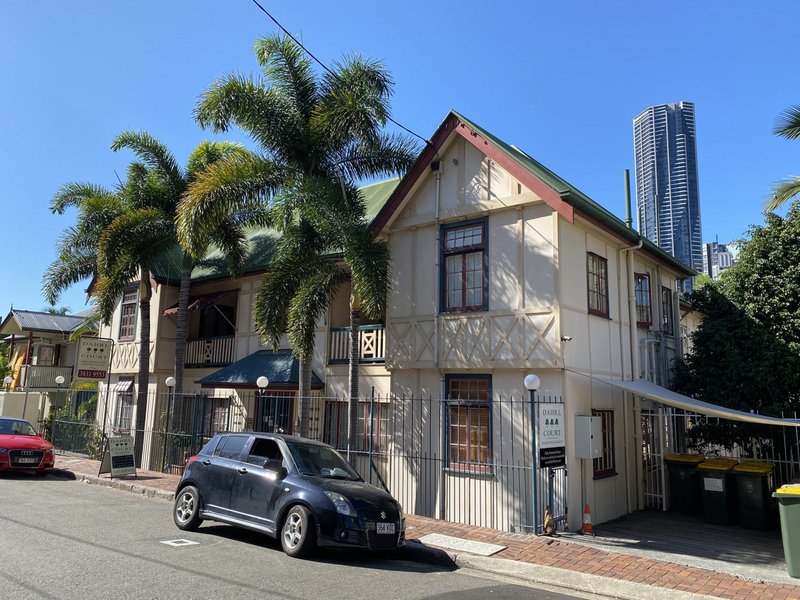 Photo - 1/45 Phillips Street, Spring Hill QLD 4000 - Image 9