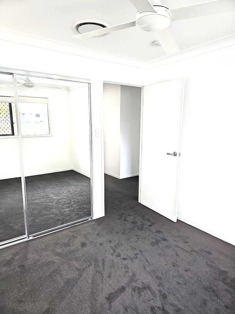 Photo - 14/5 Royal Street, Kallangur QLD 4503 - Image 11