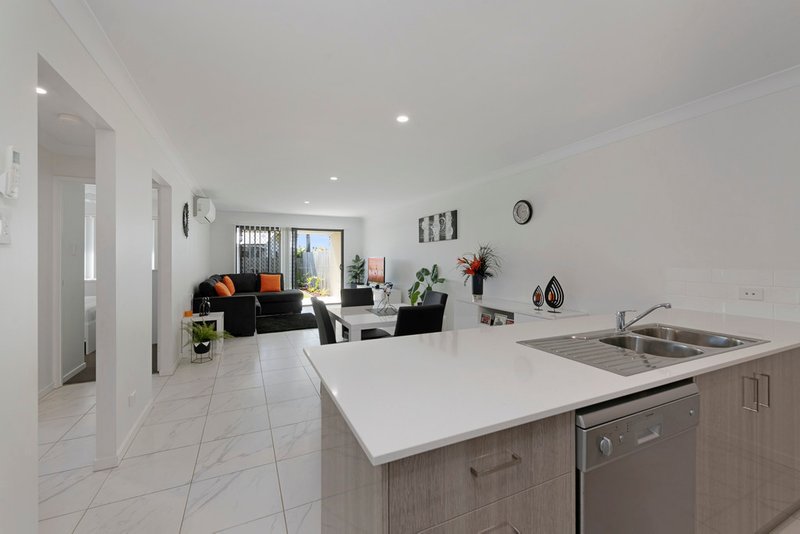 Photo - 1/45 Sorrento Drive, Bargara QLD 4670 - Image 4